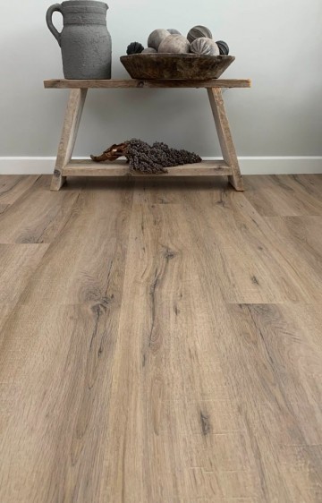 5600 smoked oak light 2