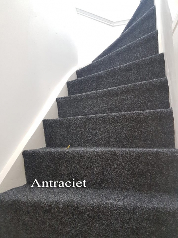 Dakloos periscoop Aandringen Trap bekleden - naaldvilt tapijt - Antraciet (incl. leggen) - City Vloeren